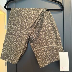 NWT Lululemon Base Pace HR Crop 23”